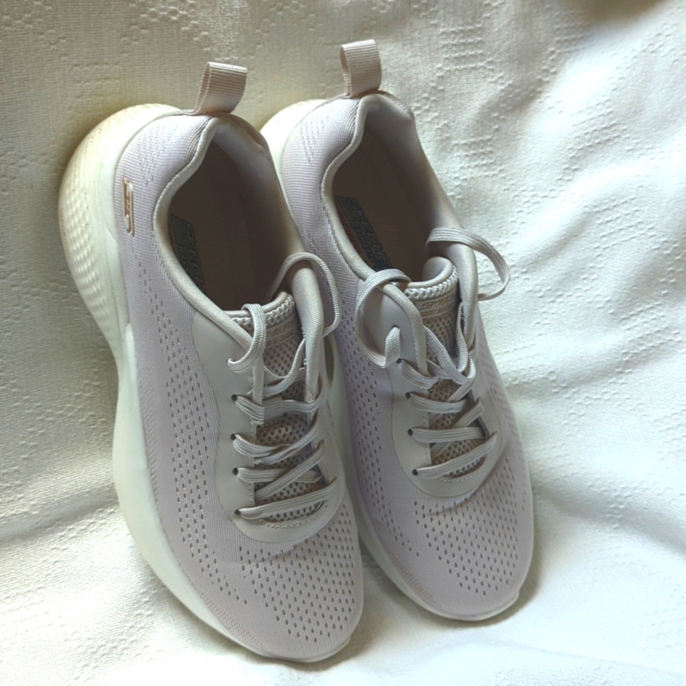 Skechers Memory Foam Sneakers, size 8